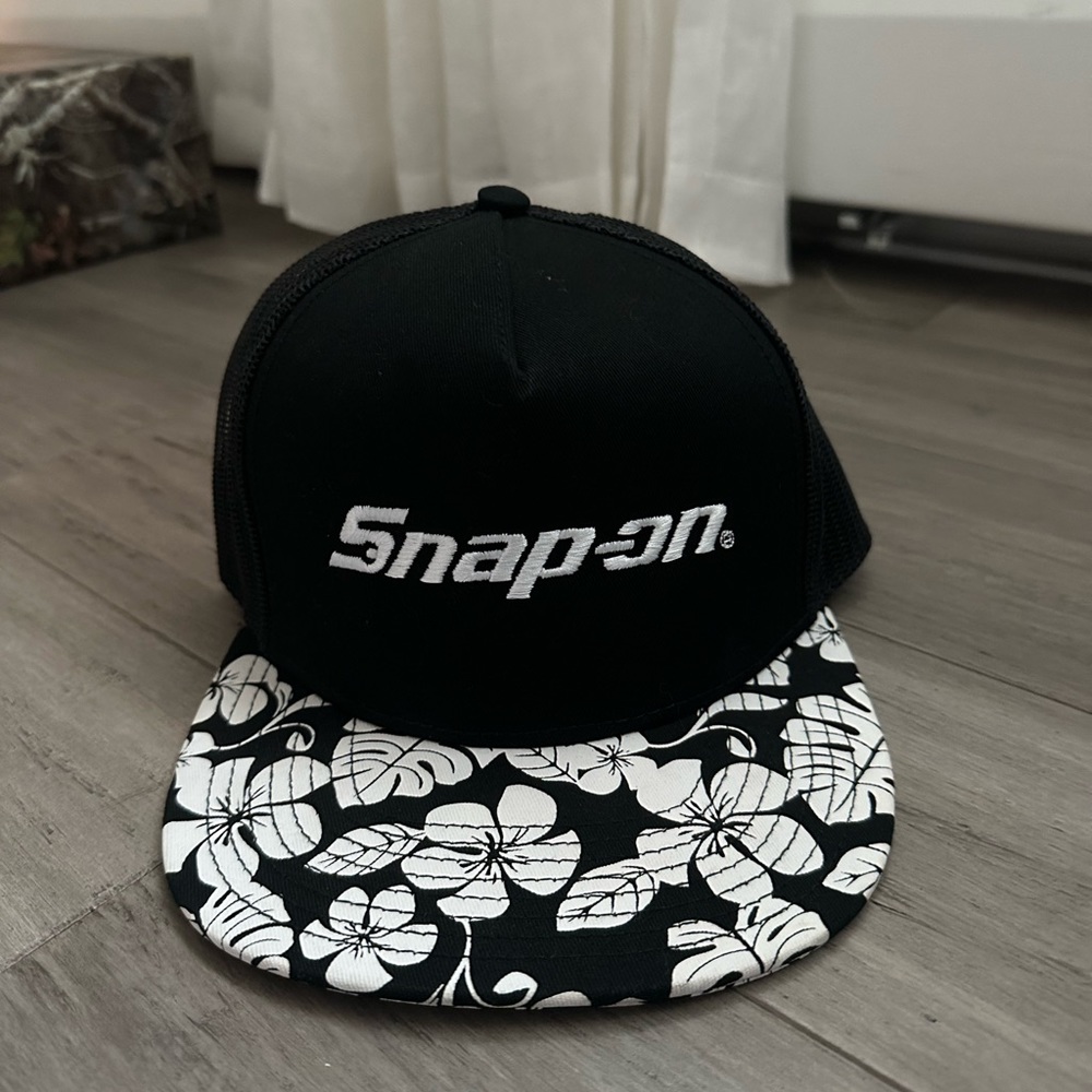 SNAP ON HAT